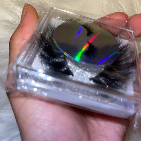 25 MM Mink Reusable Strip Lashes - Picture 7 of 14